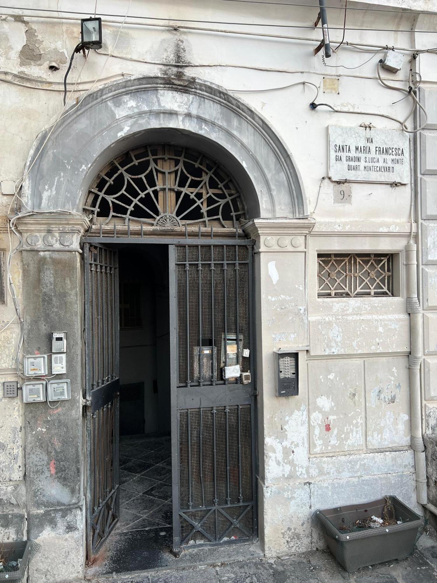 La Casa Della Nonna - Quartierispagnoli Nápoles Exterior foto
